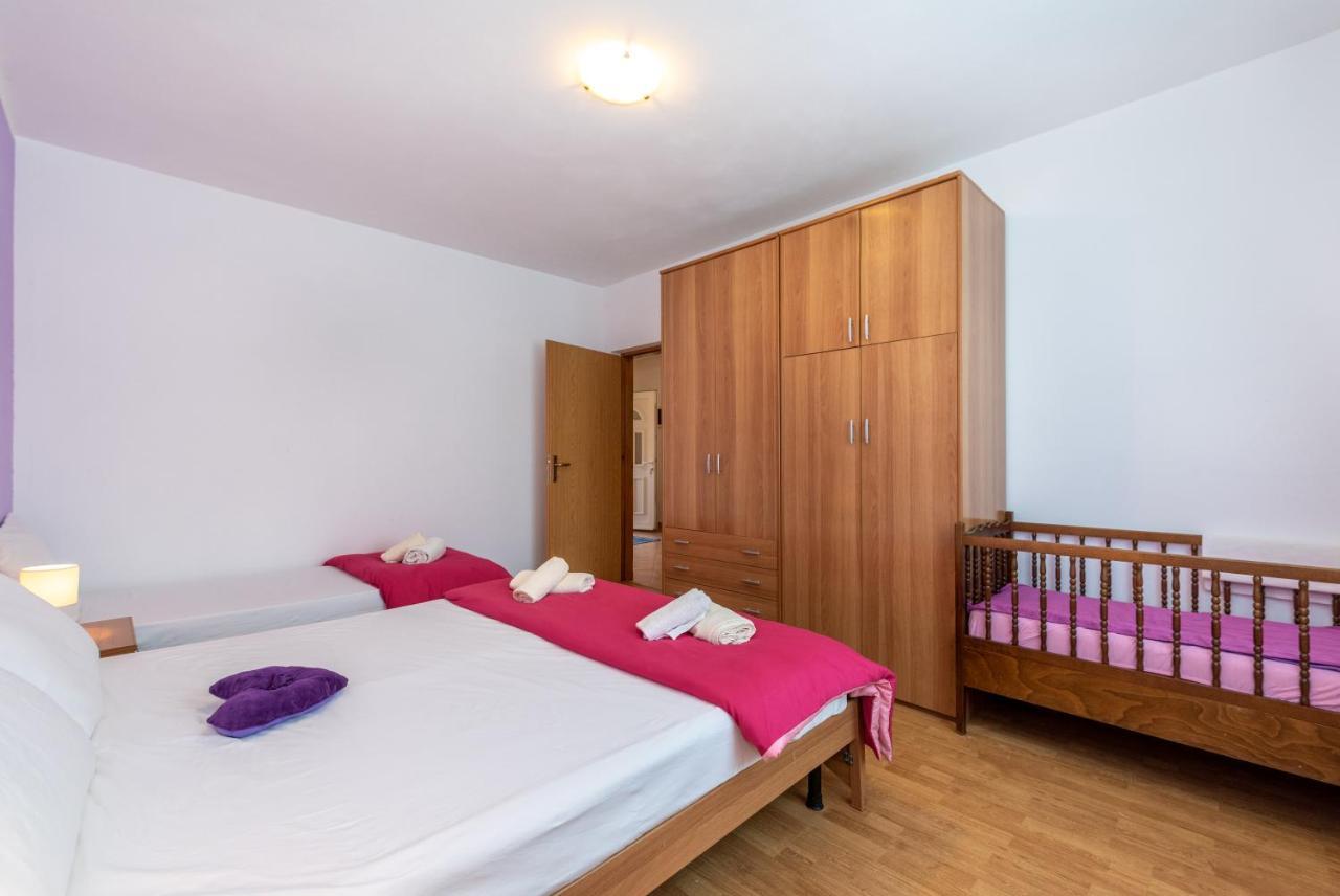 Holiday Home Viola ลาบิน ภายนอก รูปภาพ