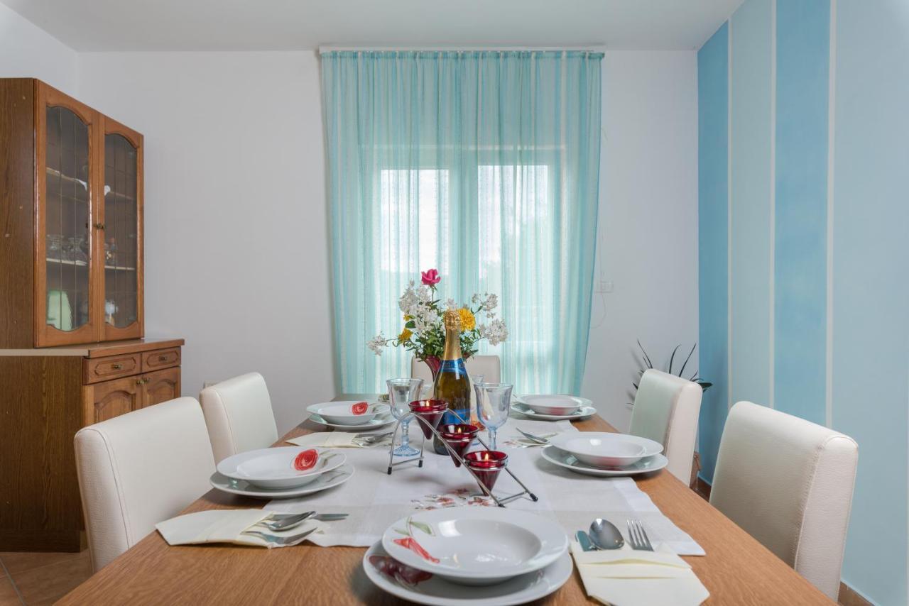 Holiday Home Viola ลาบิน ภายนอก รูปภาพ